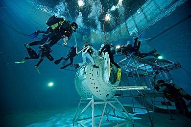 《漫威蜘蛛侠：复刻版》Steam Deck 12分钟演示